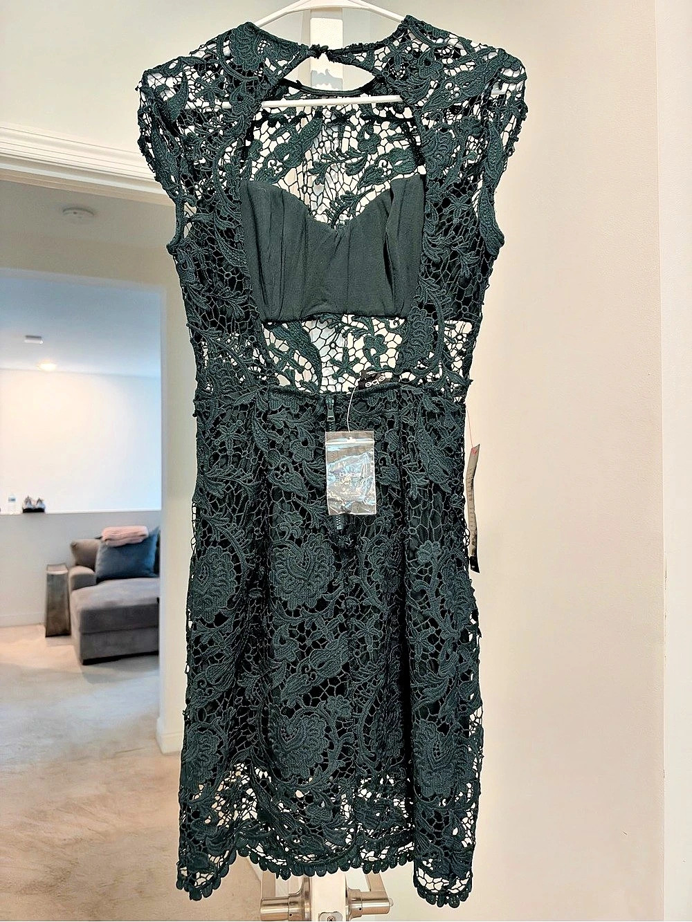 NWT Dark green bebe Lace Midi dress- Size 2 - Picture 3 of 5